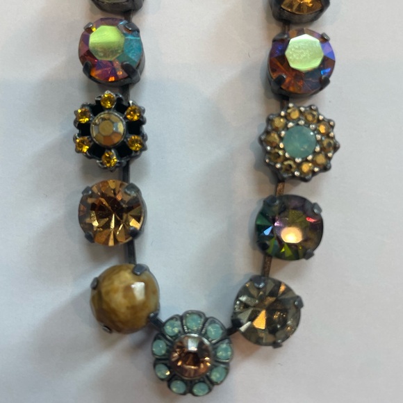 Mariana Jewelry Set - Picture 7 of 8